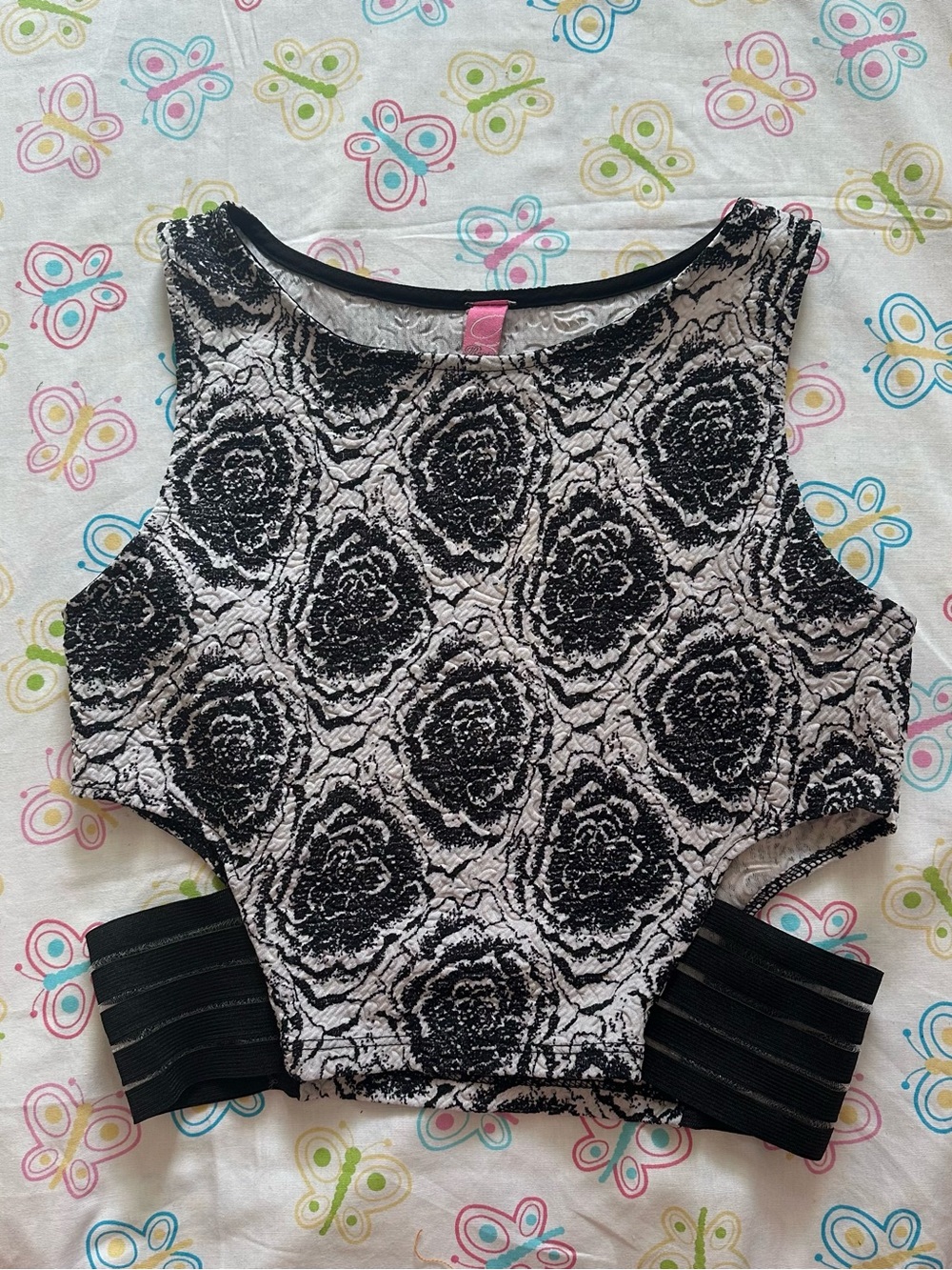 Vintage Route Floral Rose Print Side Cutout Crop Top